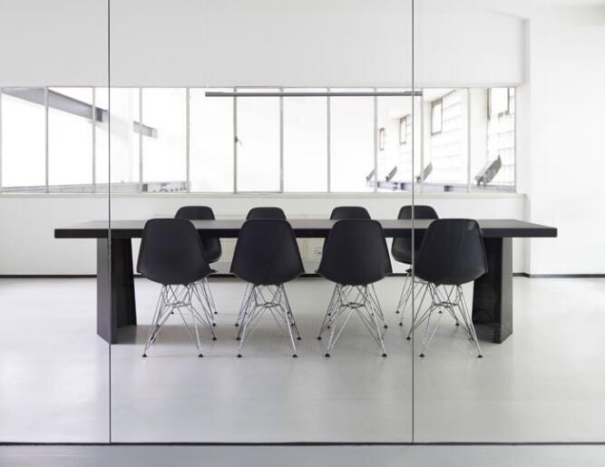 為什么那么多人選擇簡約風辦公室裝修？