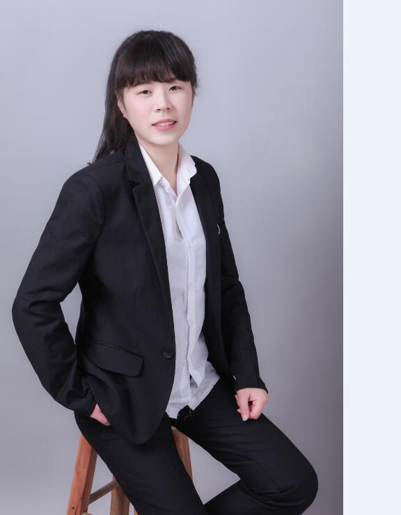 輝燁設計師：過笑君